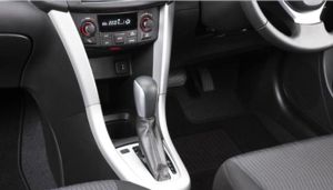 Centre Console Trim - Suzuki Swift 2010-05/17